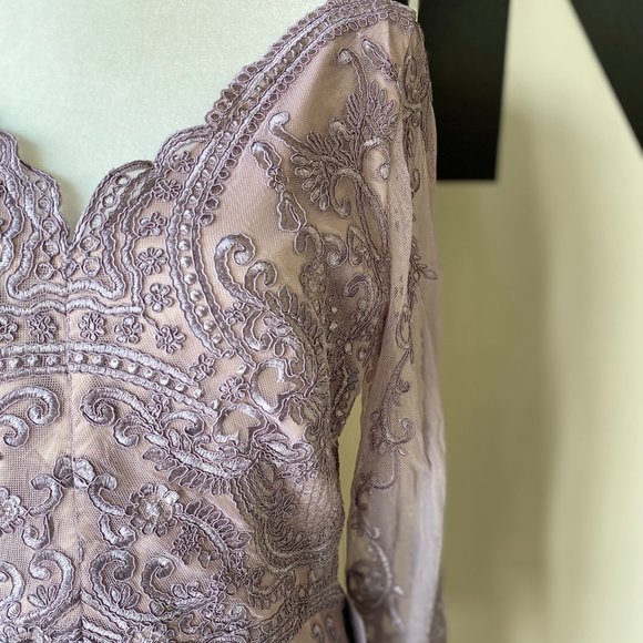 JS Collections Shift Dress - Picture 3 of 4